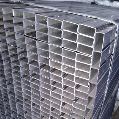 Kare Sıcak Dolaştırılmış Galvanizli Çelik Boru Duvar Kalınlığı 0.4mm-26mm